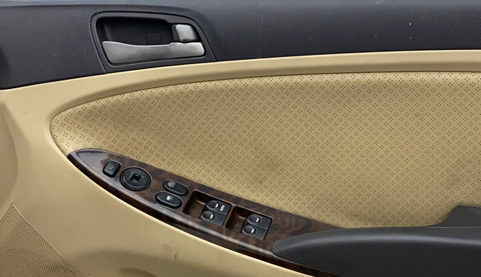 2016 Hyundai Verna 1.6 CRDI SX, Diesel, Manual, 1,44,453 km, Driver Side Door Panels Control