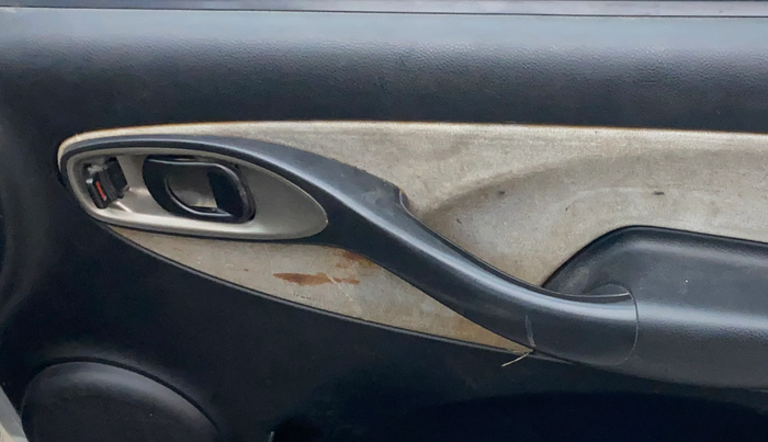 2016 Tata Indigo ECS LX TDI, Diesel, Manual, 1,24,748 km, Driver Side Door Panels Control