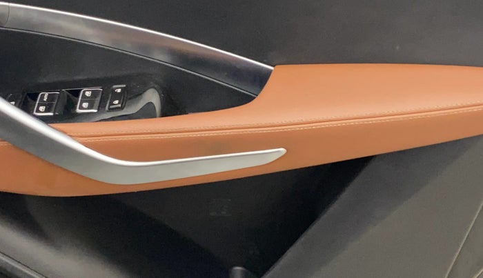 2022 MG HECTOR PLUS SHARP 1.5 PETROL TURBO CVT 6-STR, Petrol, Automatic, 79,226 km, Driver Side Door Panels Control