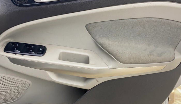 2016 Ford Ecosport TITANIUM 1.5L DIESEL, Diesel, Manual, 1,02,703 km, Driver Side Door Panels Control