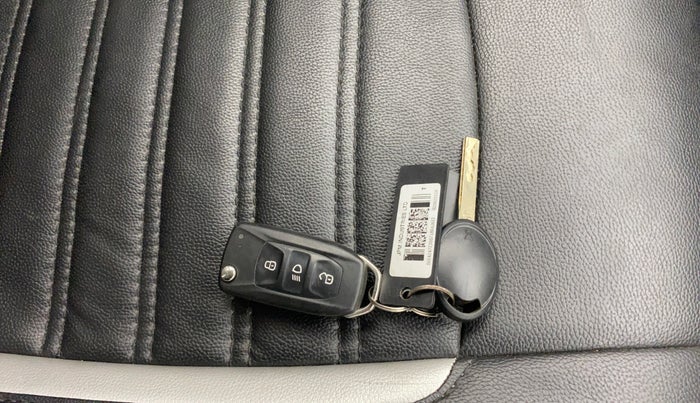 2020 Tata Tiago XZA PLUS DUAL TONE PETROL, Petrol, Automatic, 34,480 km, Key Close Up