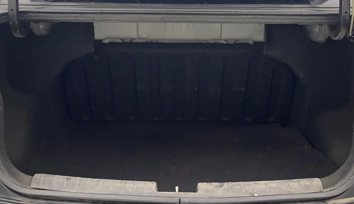 2014 Hyundai Xcent S 1.1 CRDI, Diesel, Manual, 1,19,879 km, Boot Inside