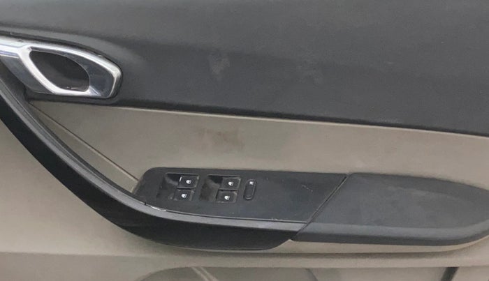 2017 Tata Tiago XZ PETROL, Petrol, Manual, 98,898 km, Driver Side Door Panels Control