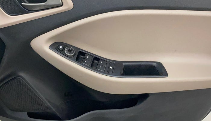 2017 Hyundai Elite i20 ASTA 1.2 (O), Petrol, Manual, 66,441 km, Driver Side Door Panels Control