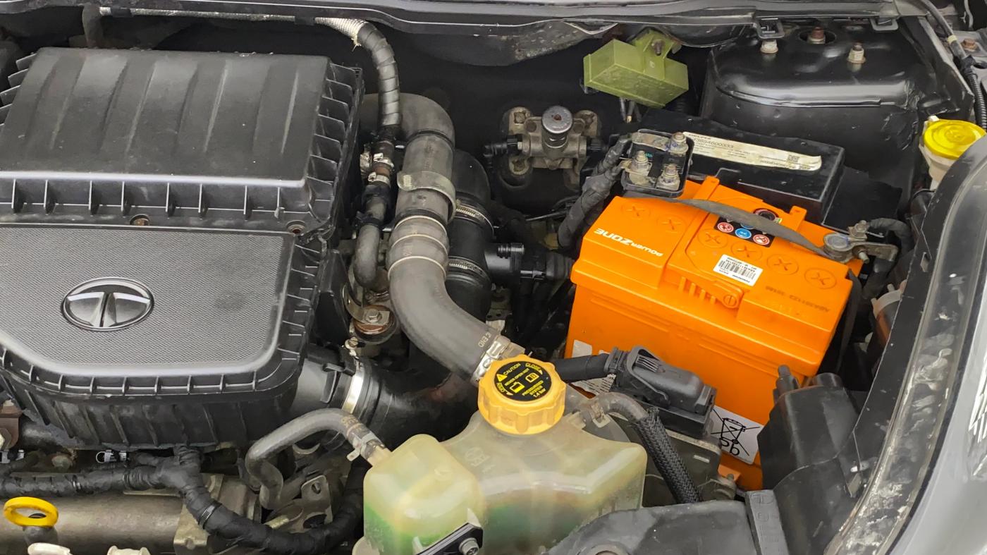 2018 Tata NEXON XZA PLUS DIESEL DUAL TONE, Diesel, Automatic, 1,34,209 km, Engine View - Left