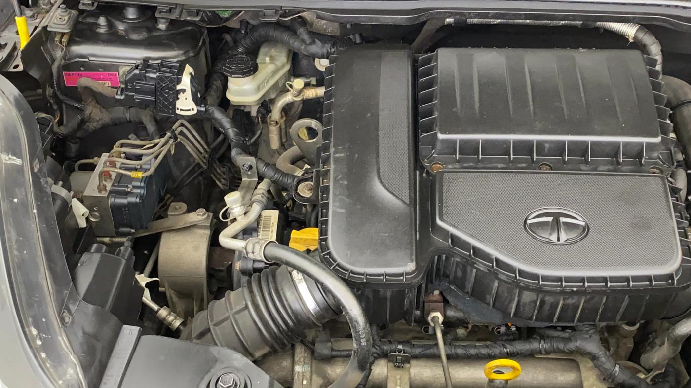 2018 Tata NEXON XZA PLUS DIESEL DUAL TONE, Diesel, Automatic, 1,34,209 km, Engine View - Right