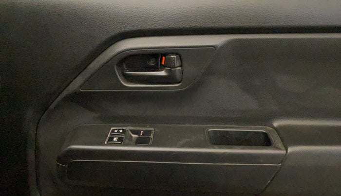 2021 Maruti New Wagon-R LXI CNG 1.0, CNG, Manual, 60,031 km, Driver Side Door Panels Control