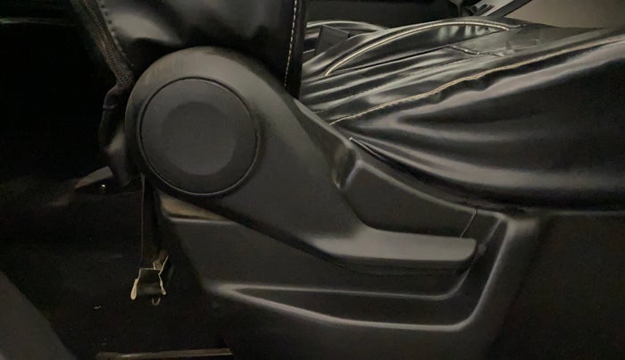 2021 Maruti New Wagon-R LXI CNG 1.0, CNG, Manual, 60,031 km, Driver Side Adjustment Panel