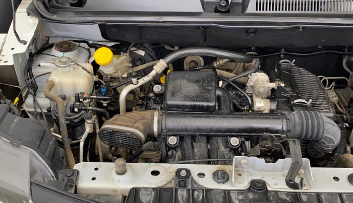 2023 Renault TRIBER RXT, Petrol, Manual, 57,600 km, Engine View - Right