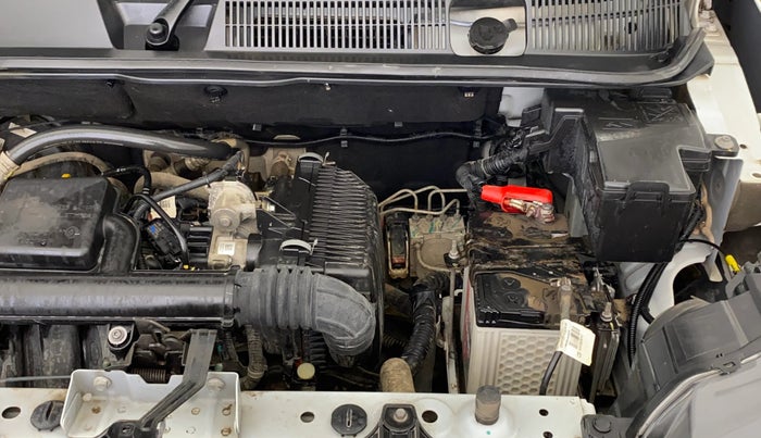 2023 Renault TRIBER RXT, Petrol, Manual, 57,600 km, Engine View - Left