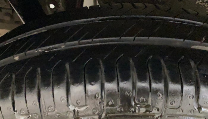 2016 Maruti Wagon R 1.0 VXI AMT, Petrol, Automatic, 75,342 km, Right Rear Tyre Tread