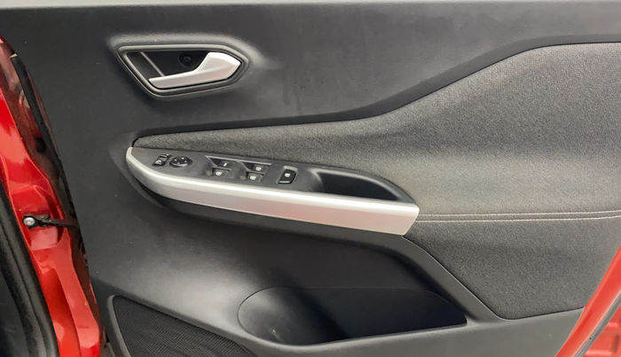 2024 Nissan MAGNITE XV PREMIUM, Petrol, Manual, 39,564 km, Driver Side Door Panels Control