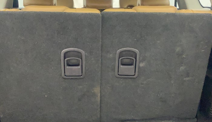 2018 Mahindra XUV500 W11, Diesel, Manual, 93,883 km, Boot Inside