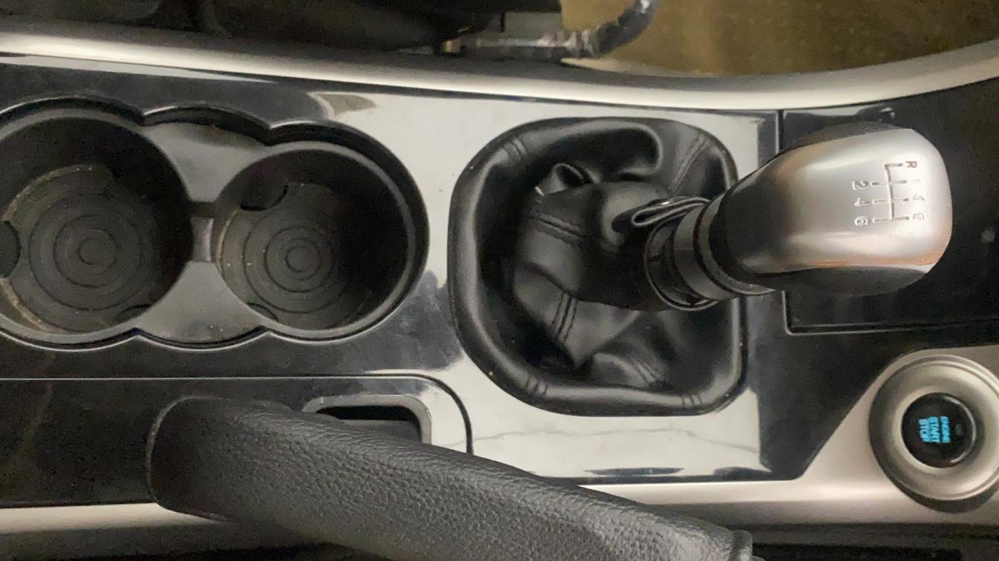 2018 Mahindra XUV500 W11, Diesel, Manual, 93,940 km, Gear Lever