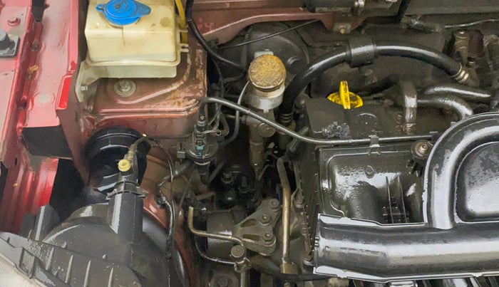 2017 Renault Kwid RXT 1.0 AMT, Petrol, Automatic, 38,949 km, Engine View - Right