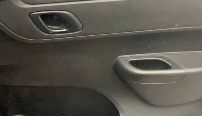 2018 Renault Kwid RXT 1.0 AMT (O), Petrol, Automatic, 61,085 km, Driver Side Door Panels Control