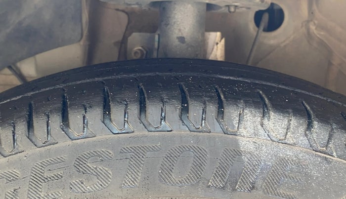 2019 Maruti Swift VXI, Petrol, Manual, 70,199 km, Left Front Tyre Tread