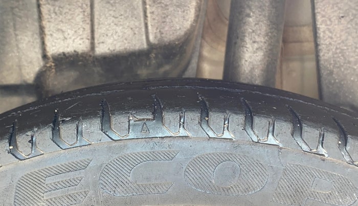 2019 Maruti Swift VXI, Petrol, Manual, 70,199 km, Left Rear Tyre Tread