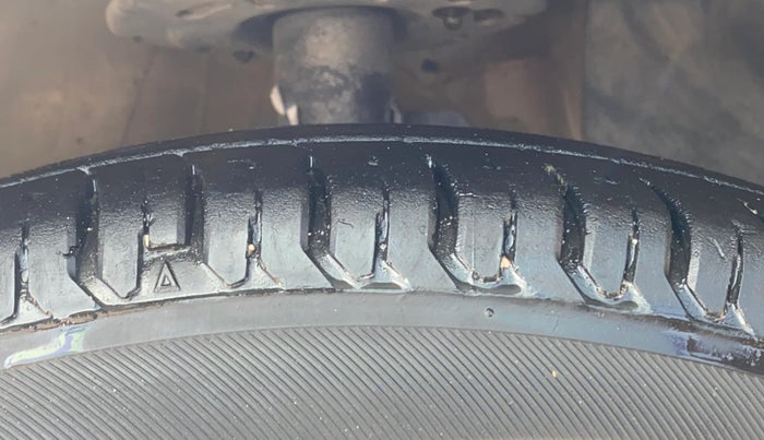 2019 Maruti Swift VXI, Petrol, Manual, 70,199 km, Right Front Tyre Tread