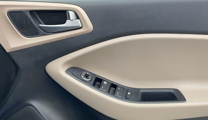 2019 Hyundai Elite i20 MAGNA PLUS 1.2, Petrol, Manual, 45,003 km, Driver Side Door Panels Control