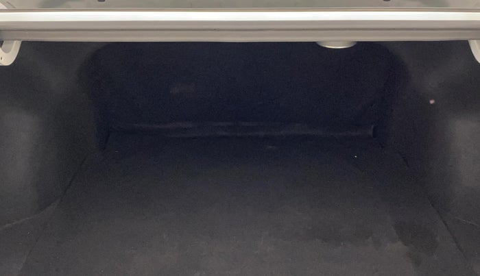 2024 Hyundai Verna SX (O) 1.5 TURBO PETROL MT, Petrol, Manual, 5,204 km, Boot Inside