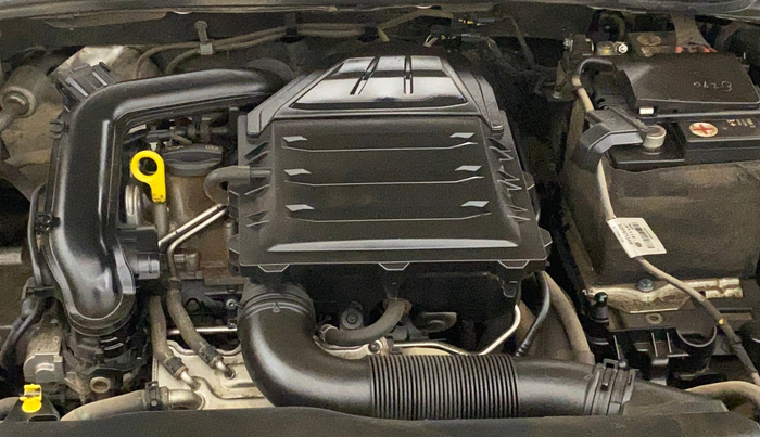 2023 Volkswagen VIRTUS HIGHLINE TSI 1.0 MT, Petrol, Manual, 39,475 km, Engine View