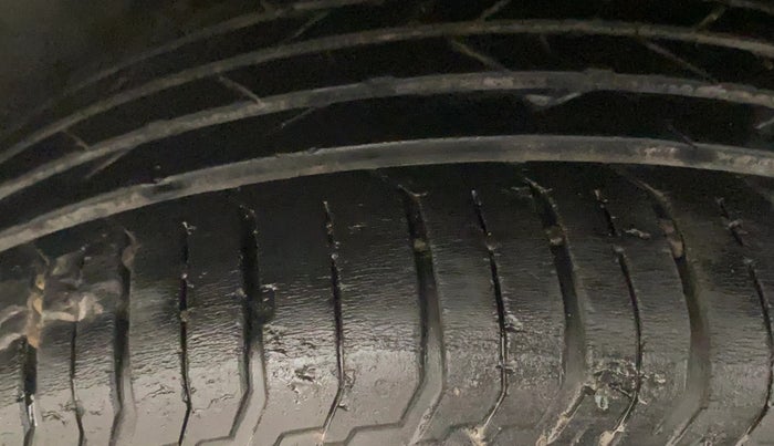 2023 Volkswagen VIRTUS HIGHLINE TSI 1.0 MT, Petrol, Manual, 39,475 km, Right Rear Tyre Tread