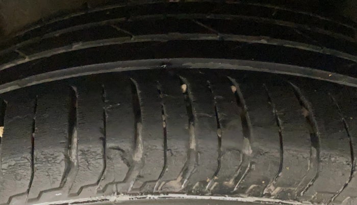 2023 Volkswagen VIRTUS HIGHLINE TSI 1.0 MT, Petrol, Manual, 39,475 km, Left Rear Tyre Tread