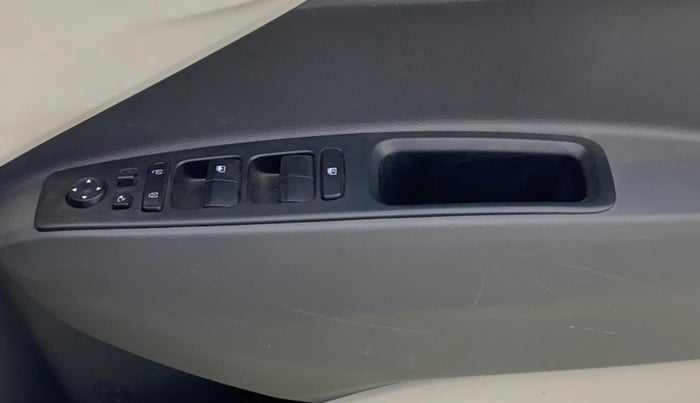 2024 Hyundai AURA SX 1.2 (O), Petrol, Manual, 9,239 km, Driver Side Door Panels Control