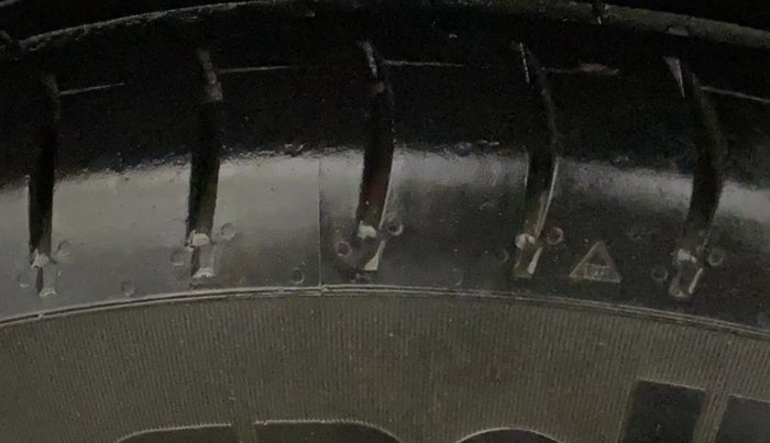 2016 Maruti Swift Dzire LXI (O), Petrol, Manual, 81,538 km, Left Rear Tyre Tread