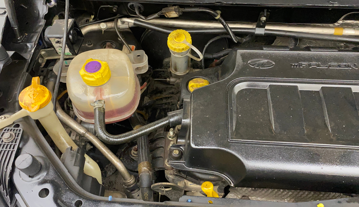 2018 Mahindra KUV 100 NXT K8 P 6 STR, Petrol, Manual, 32,647 km, Engine View - Right