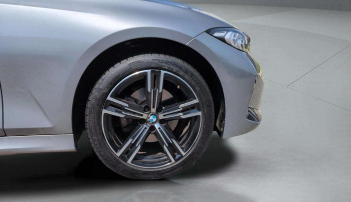 2023 BMW 3 SERIES GRAN LIMOUSINE 320Ld M Sport, Diesel, Automatic, 31,354 km, Right Front Wheel