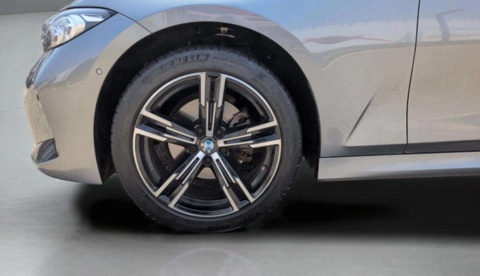 2023 BMW 3 SERIES GRAN LIMOUSINE 320Ld M Sport, Diesel, Automatic, 31,354 km, Left Front Wheel