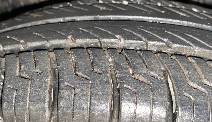 2018 Renault Kwid CLIMBER 1.0, Petrol, Manual, 69,765 km, Left Front Tyre Tread