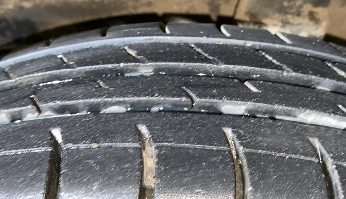 2018 Renault Kwid CLIMBER 1.0, Petrol, Manual, 69,765 km, Left Rear Tyre Tread