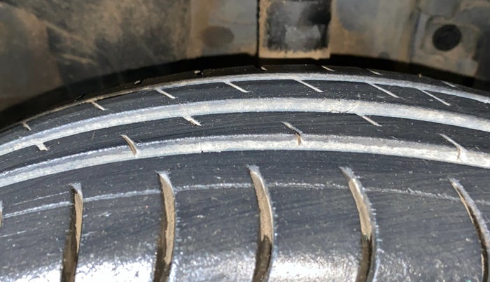 2018 Renault Kwid CLIMBER 1.0, Petrol, Manual, 69,765 km, Right Front Tyre Tread