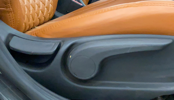 2018 Hyundai Verna 1.6 SX (O) CRDI MT, Diesel, Manual, 1,34,560 km, Driver Side Adjustment Panel