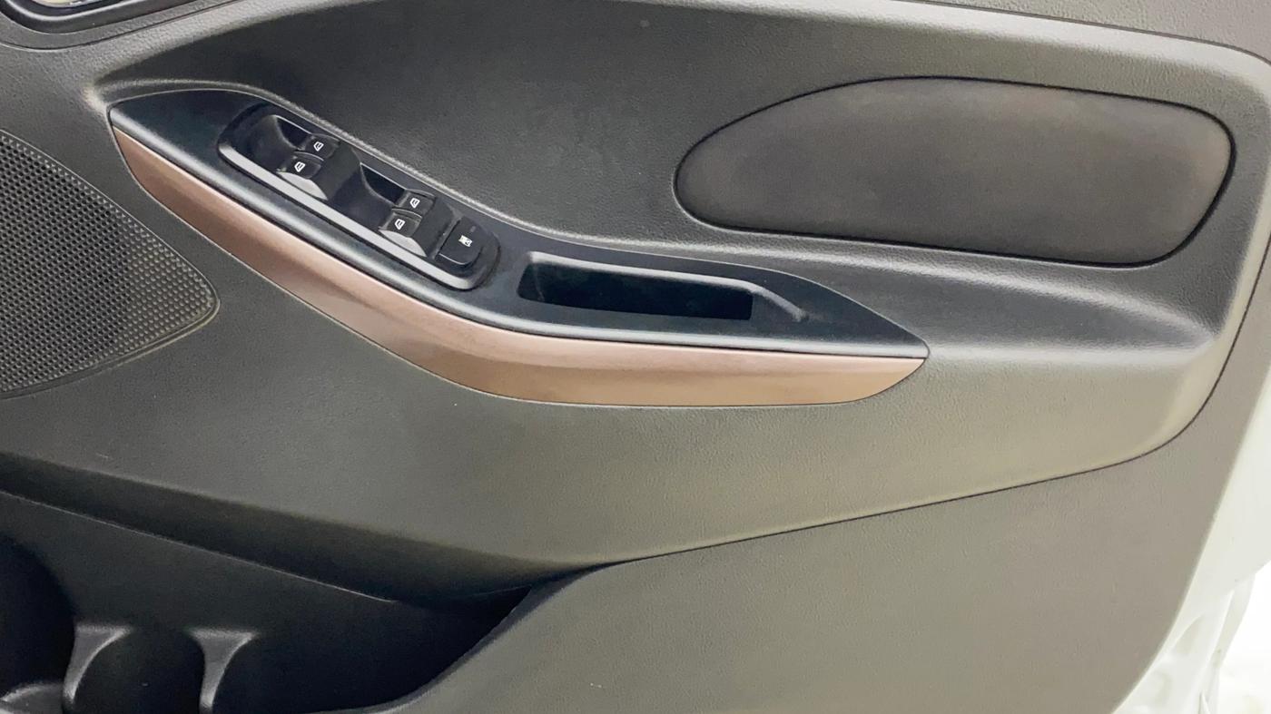 2018 Ford FREESTYLE TITANIUM 1.5 DIESEL, Diesel, Manual, 97,087 km, Driver Side Door Panels Control