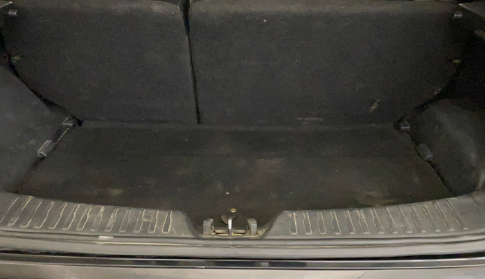 2023 Mahindra XUV300 W8 1.2 PETROL, Petrol, Manual, 59,860 km, Boot Inside