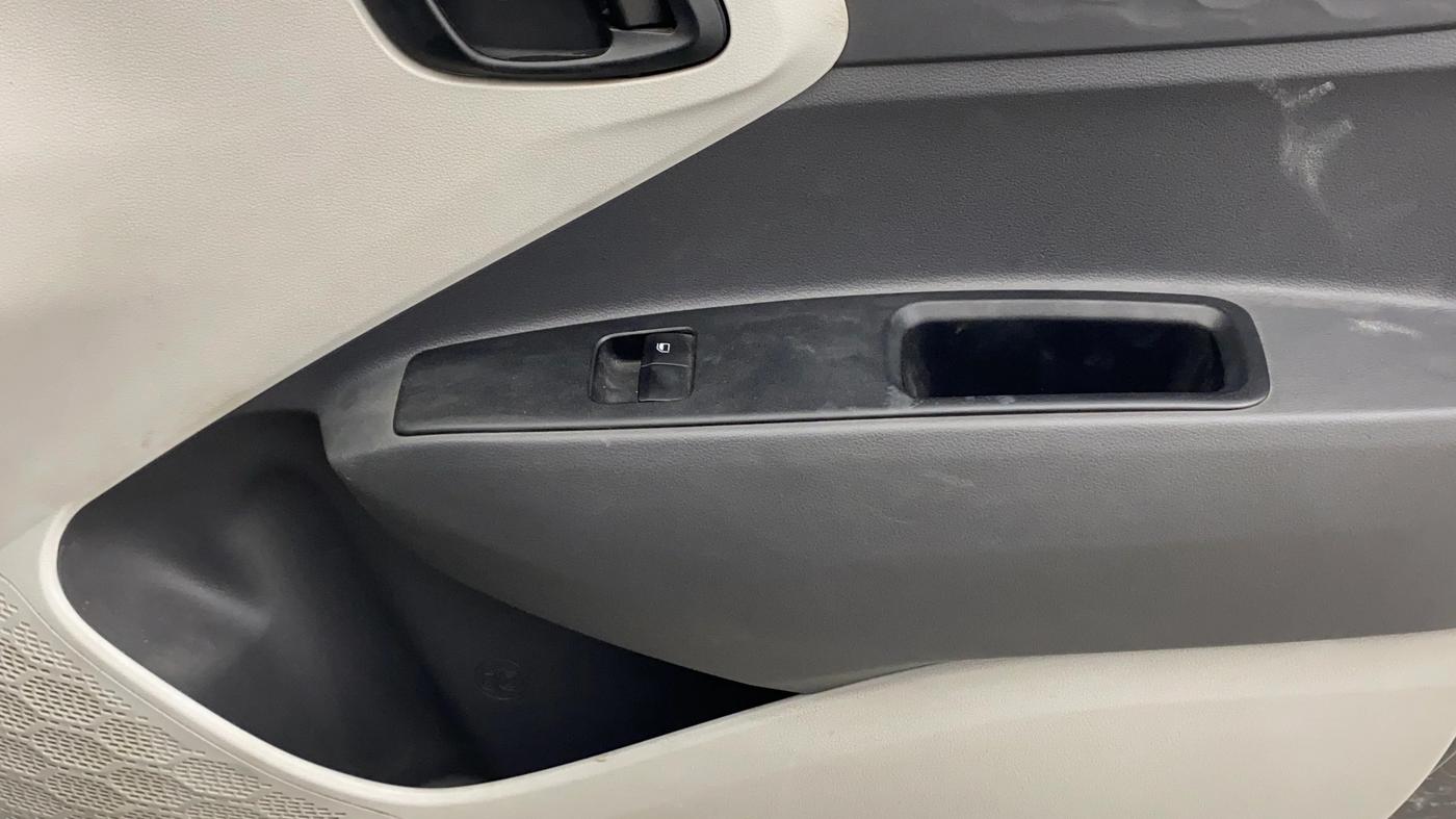2019 Hyundai GRAND I10 NIOS ERA 1.2 KAPPA VTVT, Petrol, Manual, 1,50,554 km, Driver Side Door Panels Control