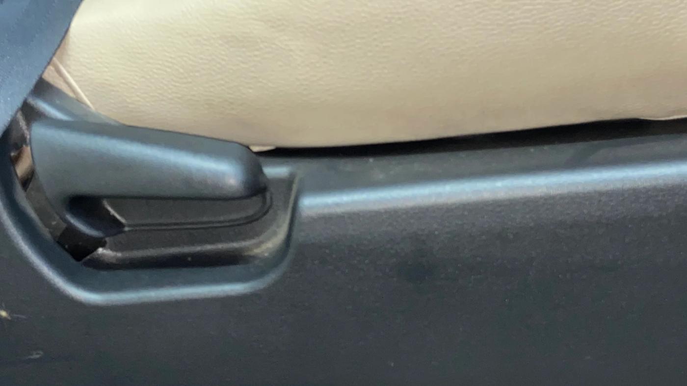 2018 Maruti Wagon R 1.0 VXI AMT, Petrol, Automatic, 88,582 km, Driver Side Adjustment Panel