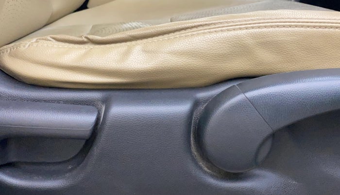 2017 Honda City 1.5L I-VTEC VX CVT, Petrol, Automatic, 1,36,632 km, Driver Side Adjustment Panel