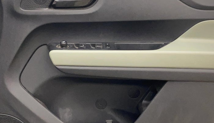 2023 Tata PUNCH ADVENTURE MT, Petrol, Manual, 29,621 km, Driver Side Door Panels Control