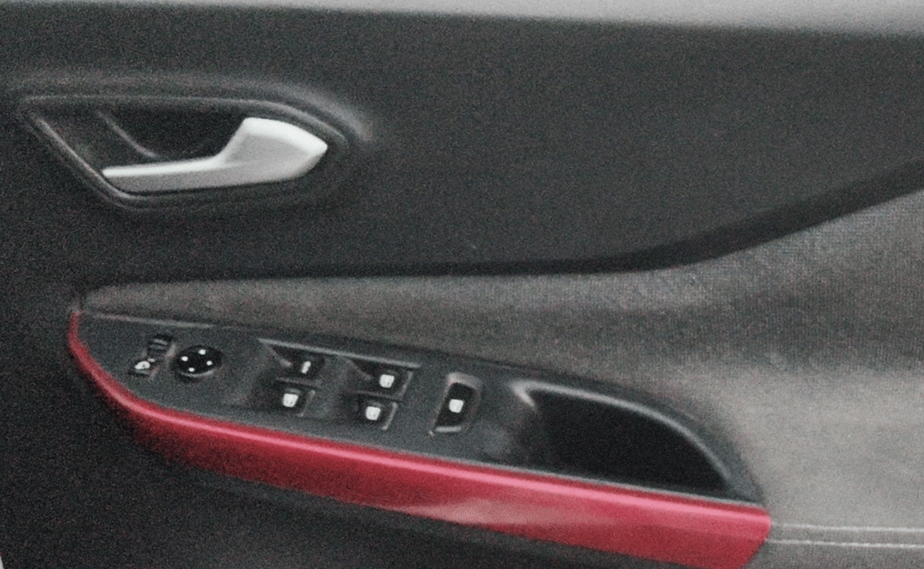 2022 Nissan MAGNITE XV RED EDITION, Petrol, Manual, 1,10,701 km, Driver Side Door Panels Control