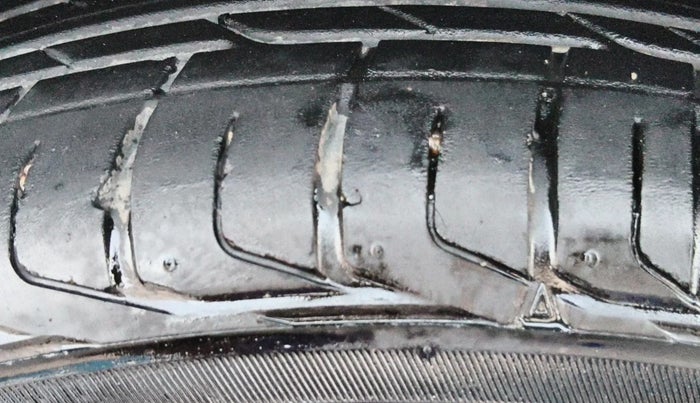 2022 Nissan MAGNITE XV RED EDITION, Petrol, Manual, 1,10,683 km, Left Front Tyre Tread