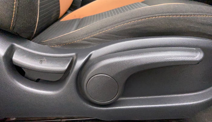 2016 Hyundai i20 Active 1.4 S, Diesel, Manual, 82,809 km, Driver Side Adjustment Panel
