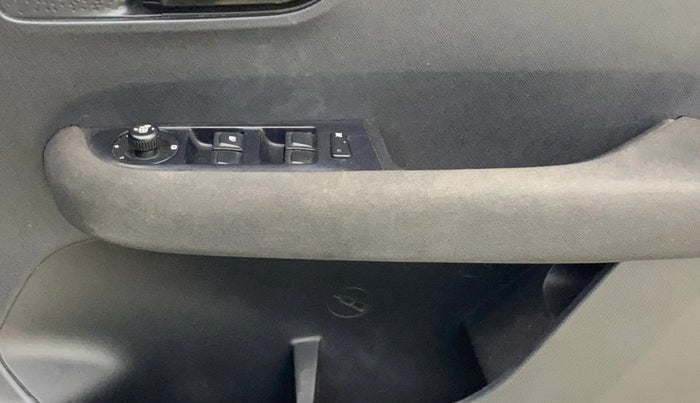 2023 Tata ALTROZ  XZA Plus Sunroof Dark Edition, Petrol, Automatic, 26,389 km, Driver Side Door Panels Control