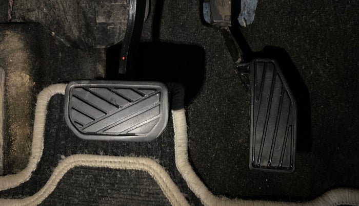 2020 Maruti Swift VXI AMT, Petrol, Automatic, 42,135 km, Pedals