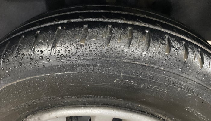 2020 Maruti Swift VXI AMT, Petrol, Automatic, 42,135 km, Left Rear Tyre Tread