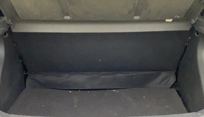 2016 Hyundai Elite i20 MAGNA 1.2, Petrol, Manual, 34,337 km, Boot Inside